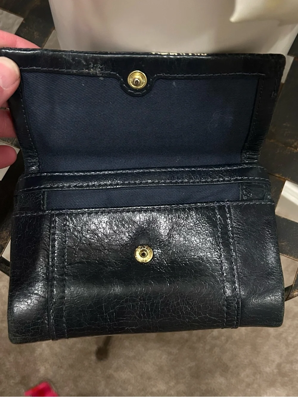 Fossil compact trifold